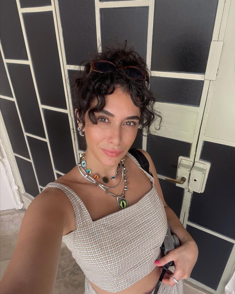 hande dogandemir in roma ve barselona paylasimlari yogun ilgi gordu